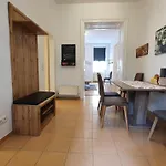 Gorgeous Viennese Apartment 10 Min To City Center